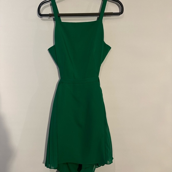 BCBGMAXAZRIA Brielle 🟢 Open-Back, Side-Pleated Dress - Picture 2 of 10